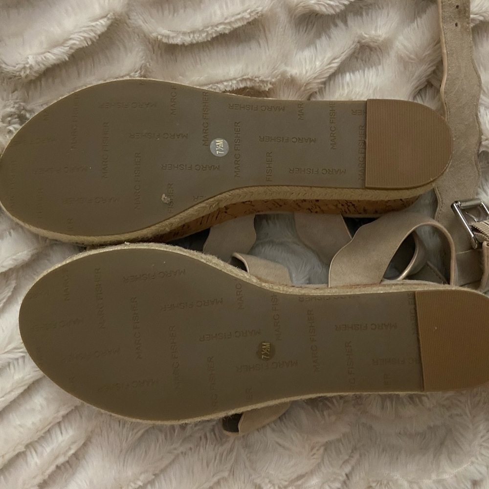 New Marc Fisher Sandle Never Used before Only weared once before! - Picture 3 of 3